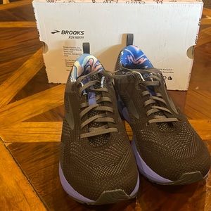 Brooks Revel 5 (New)